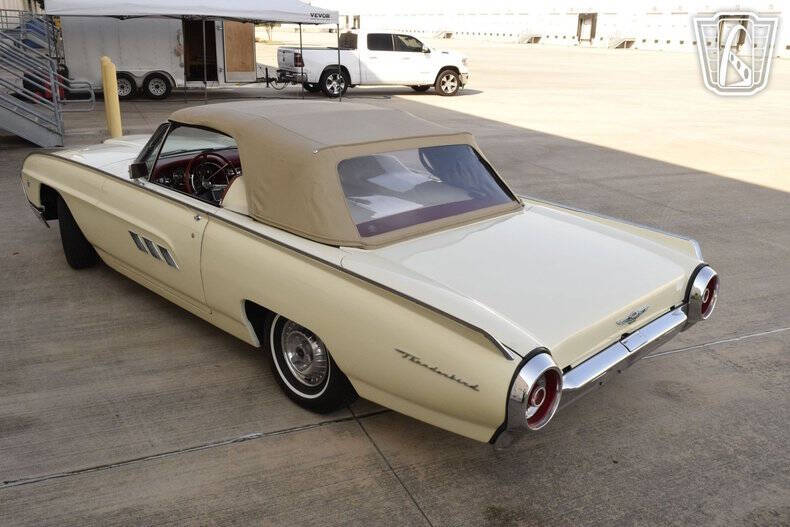 1963 Ford Thunderbird