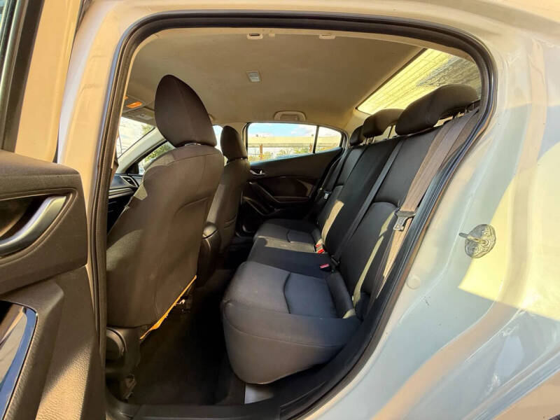 2018 Mazda MAZDA3 Sport