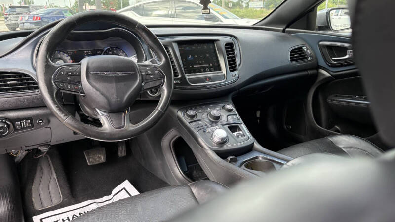 2015 Chrysler 200 S