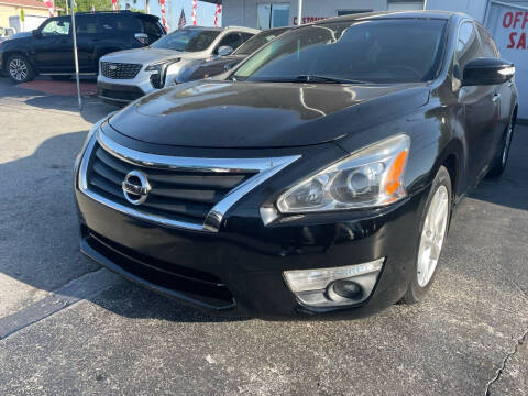 2015 Nissan Altima for sale at Molina Auto Sales in Hialeah FL
