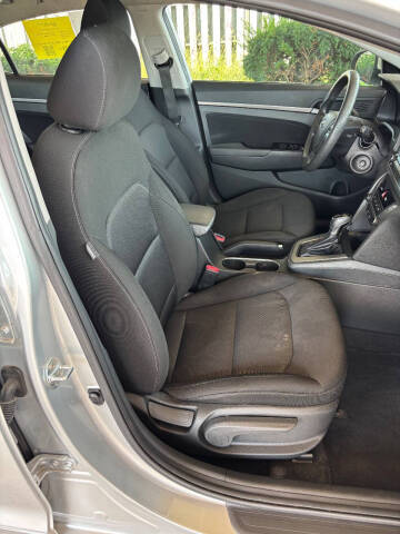 2018 Hyundai Elantra SEL