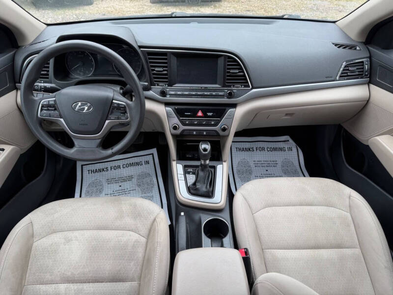 2017 Hyundai Elantra SE