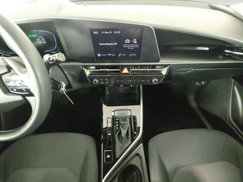 2023 Kia Niro LX