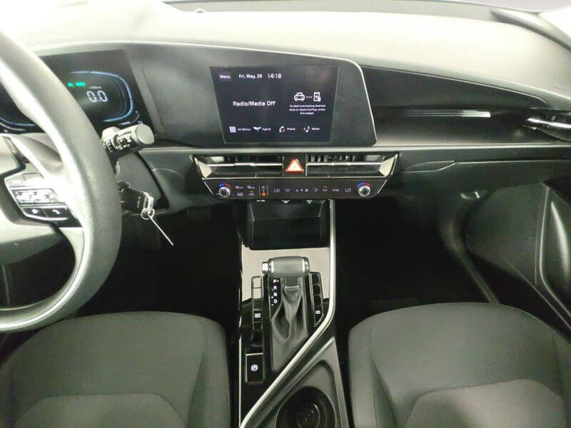 2023 Kia Niro LX