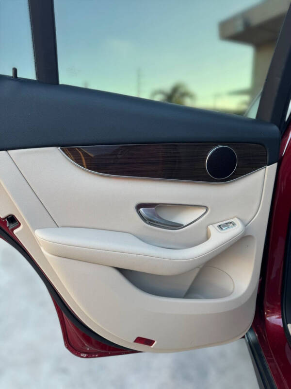 2021 Mercedes-Benz GLC GLC 300