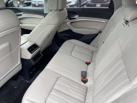 2019 Audi e-tron quattro Prestige