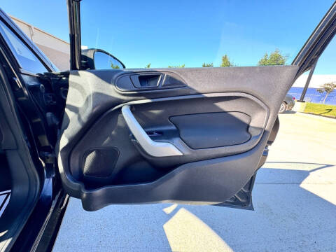 2012 Ford Fiesta SE
