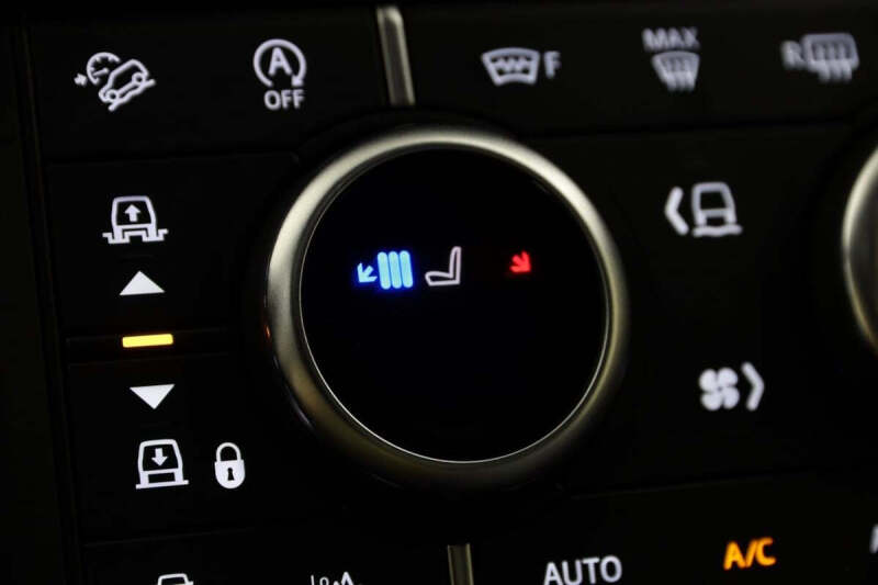 2023 Land Rover Defender 110 SE