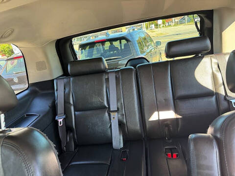 2010 Cadillac Escalade Luxury