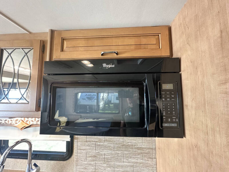 2015 Thor Motor Coach Hurricane