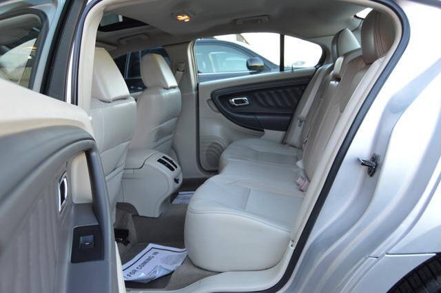 2011 Ford Taurus SEL