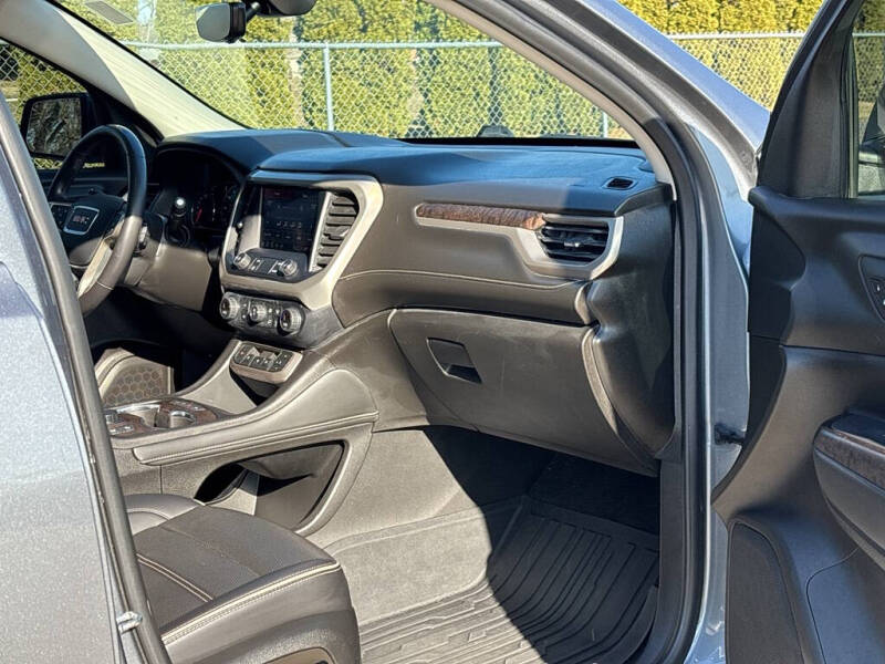 2022 GMC Acadia Denali