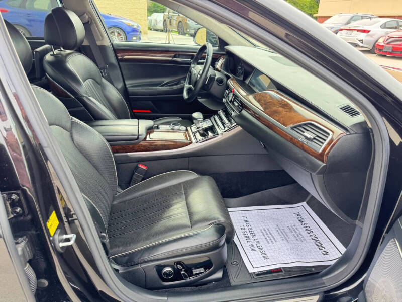 2018 Genesis G90
