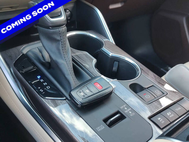 2021 Toyota Highlander Hybrid Platinum