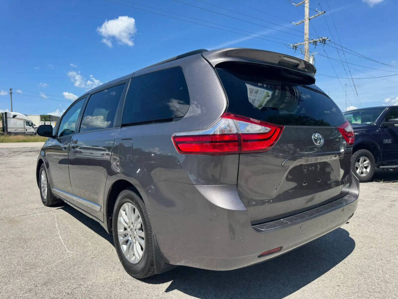 2015 Toyota Sienna