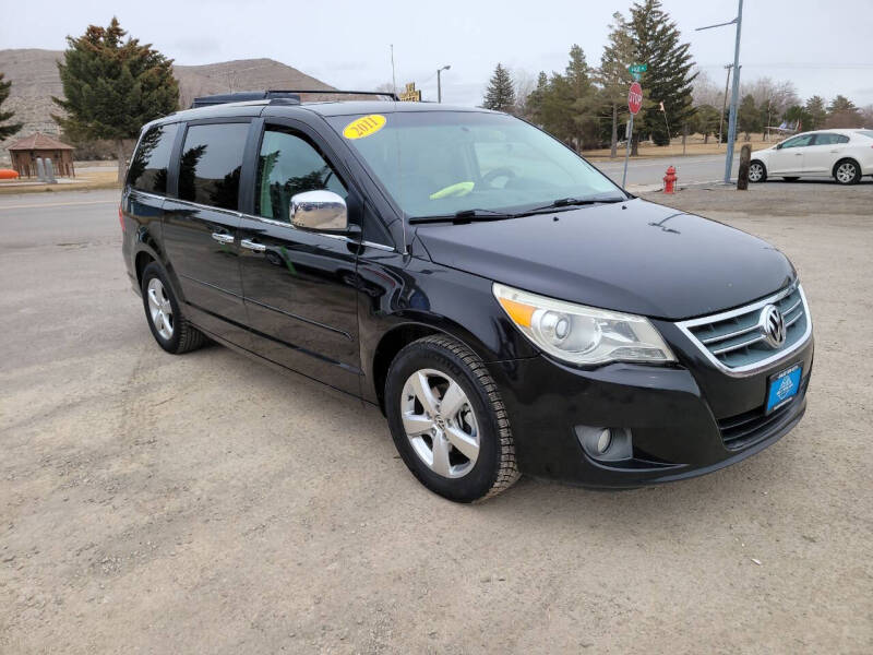2011 Volkswagen Routan SEL Premium