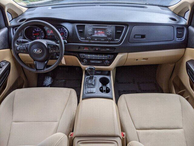 2015 Kia Sedona LX