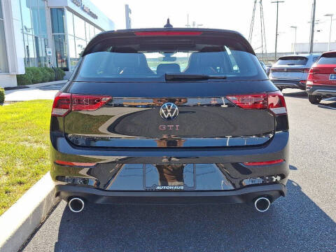 2025 Volkswagen Golf GTI SE