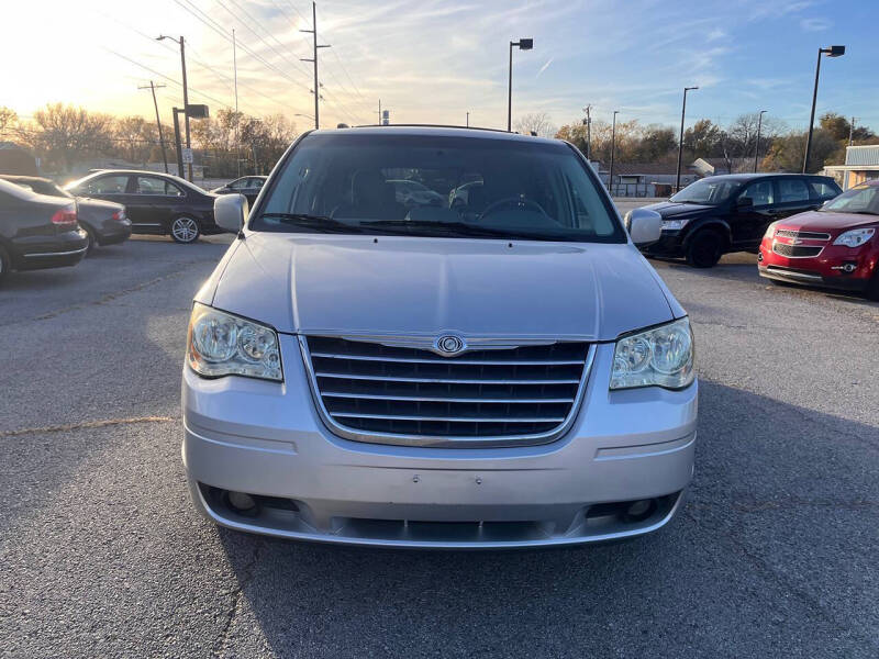 2009 Chrysler Town and Country Touring