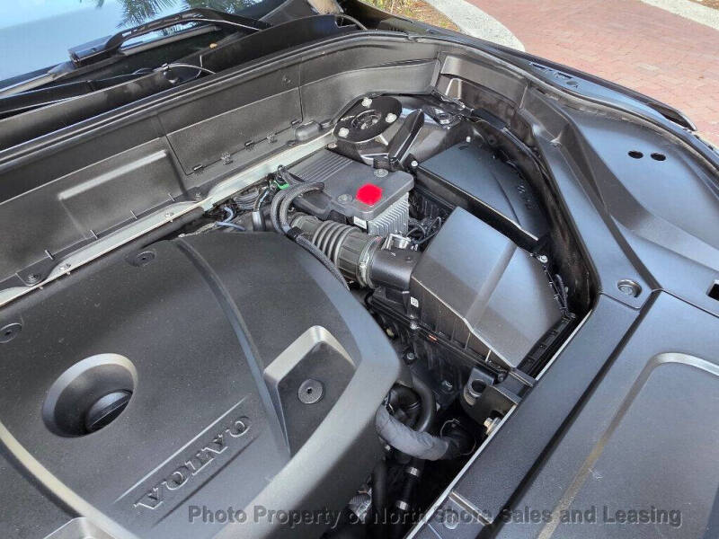 2018 Volvo XC90 T6 Momentum