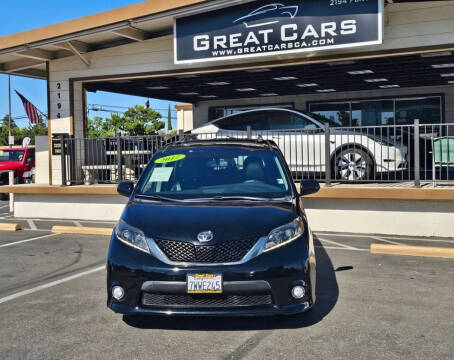 2017 Toyota Sienna SE Premium 8-Passenger