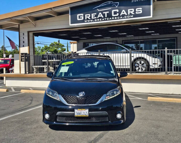 2017 Toyota Sienna SE Premium 8-Passenger