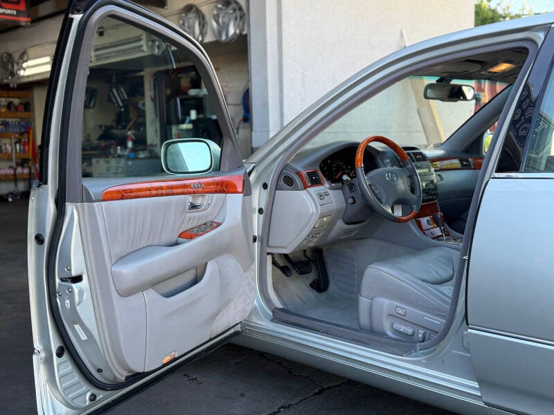 2003 Lexus LS 430