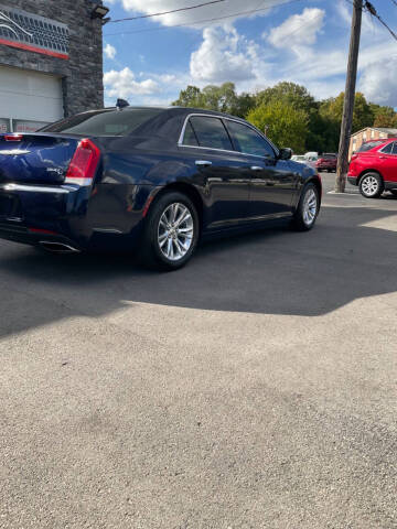 2017 Chrysler 300 C