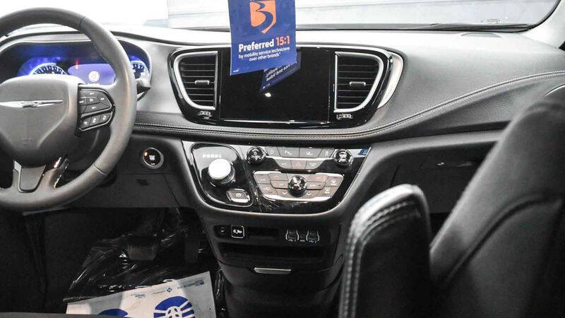 2024 Chrysler Pacifica Touring