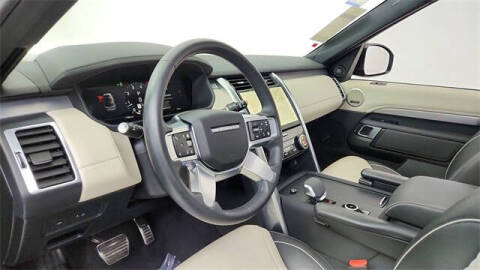 2024 Land Rover Discovery P300 Dynamic SE
