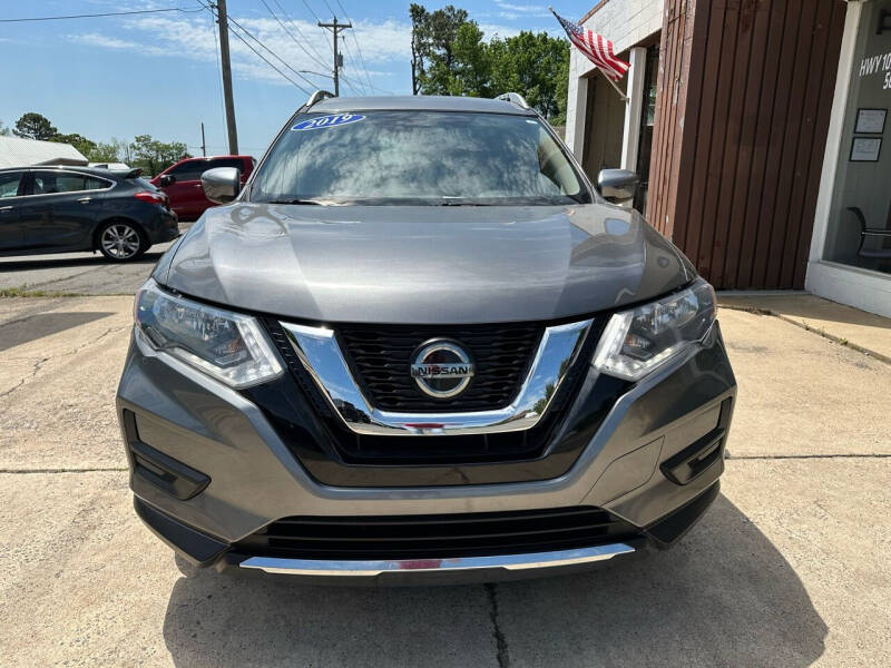 2019 Nissan Rogue SV photo 8