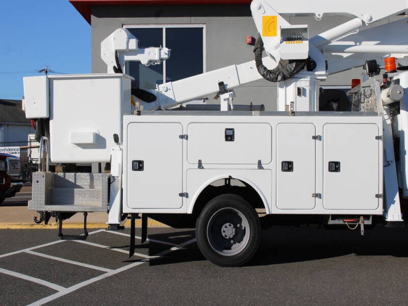 2019 International CV515