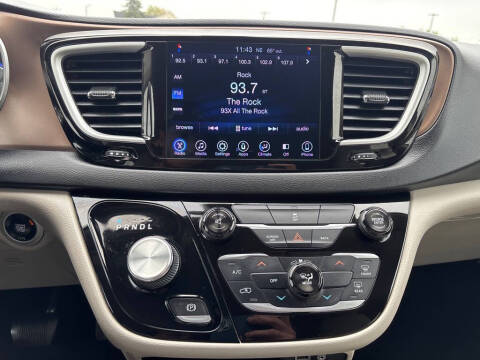 2017 Chrysler Pacifica Touring