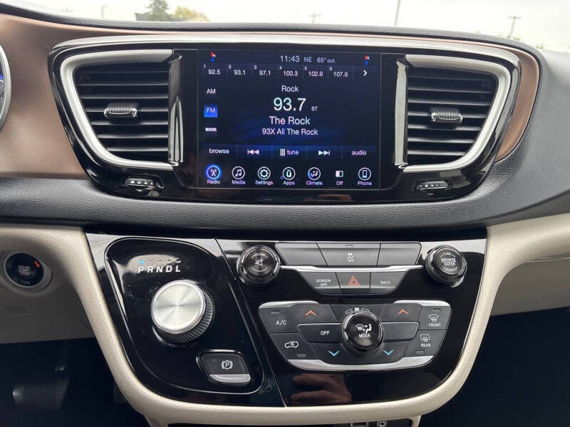 2017 Chrysler Pacifica Touring