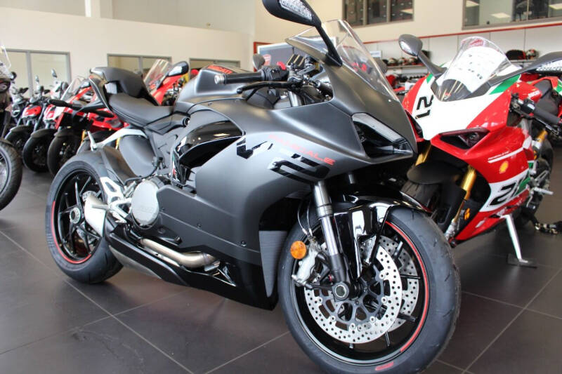 2024 Ducati Panigale V2 for sale at Peninsula Motor Vehicle Group in Oakville NY