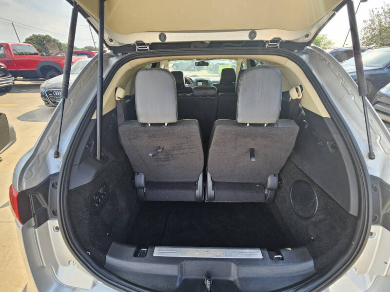 2016 Lincoln MKT EcoBoost