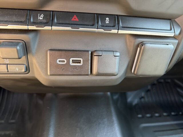 2025 Chevrolet Silverado 3500HD CC