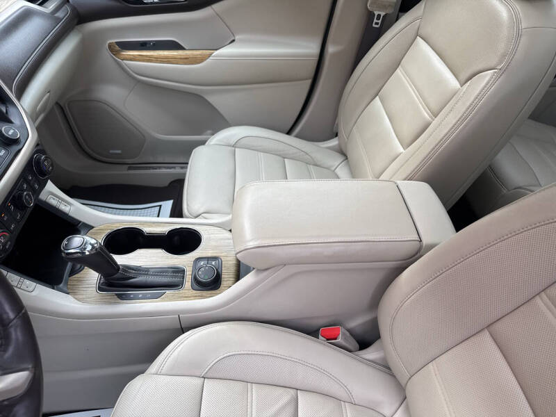 2017 GMC Acadia Denali