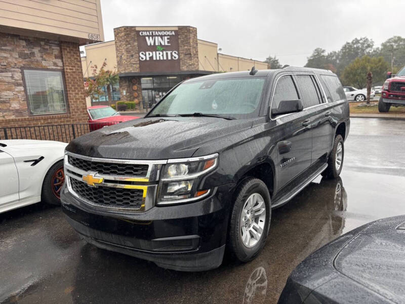 2019 Chevrolet Suburban LT's photo
