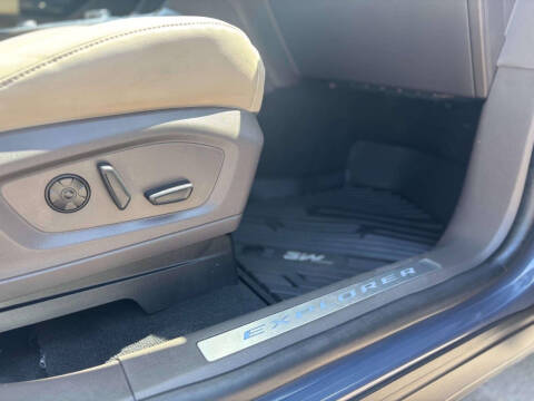 2021 Ford Explorer Platinum