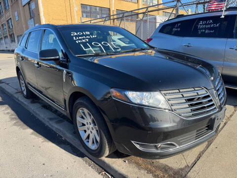 2018 Lincoln MKT Town Car for sale at Dennis Public Garage in Newark NJ