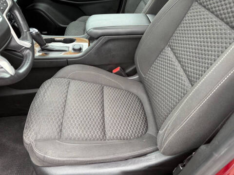 2017 GMC Acadia SLE-2