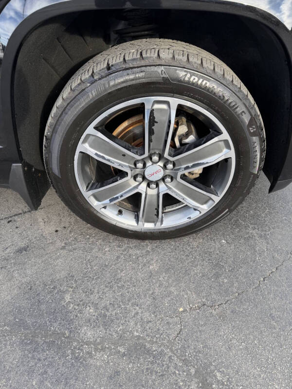 2017 GMC Acadia Denali
