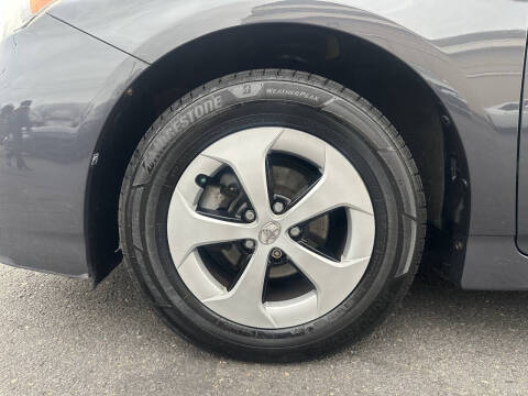 2013 Toyota Prius Three