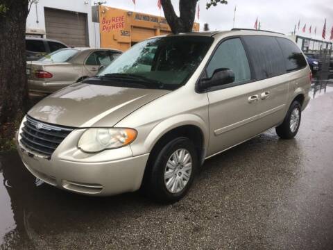 2006 Chrysler Town and Country for sale at DREAMS CARS & TRUCKS SPECIALTY CORP in Hollywood FL
