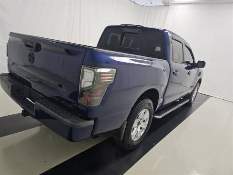 2017 Nissan Titan SV