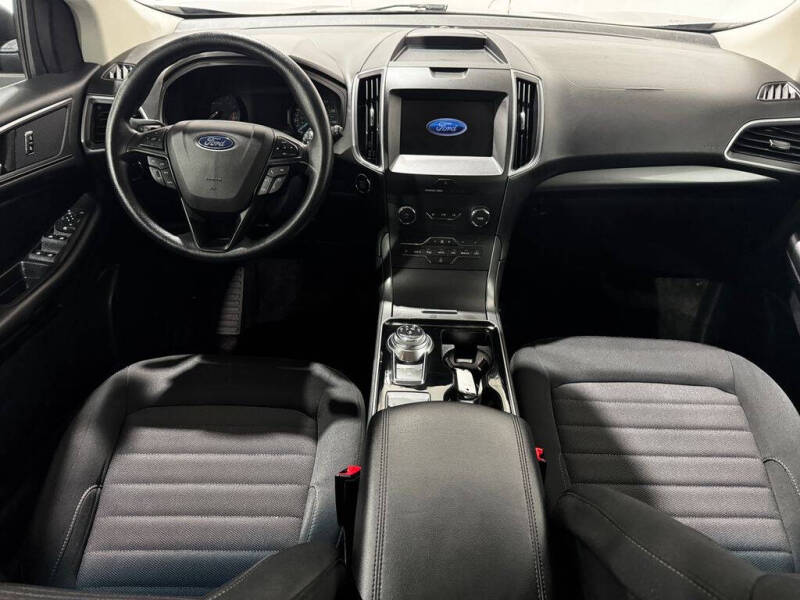 2020 Ford Edge SE
