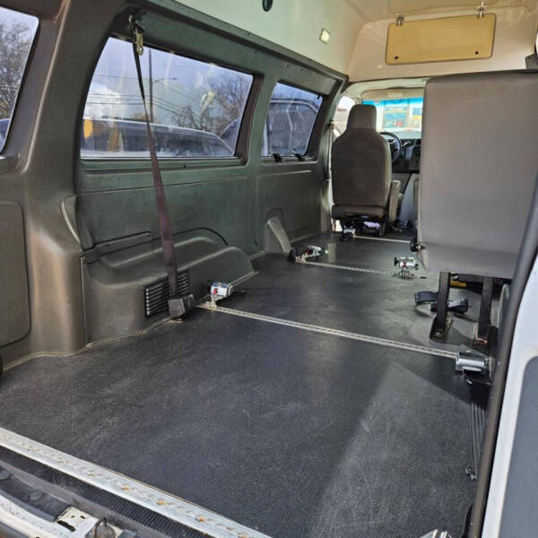 2011 Ford E-Series E-250