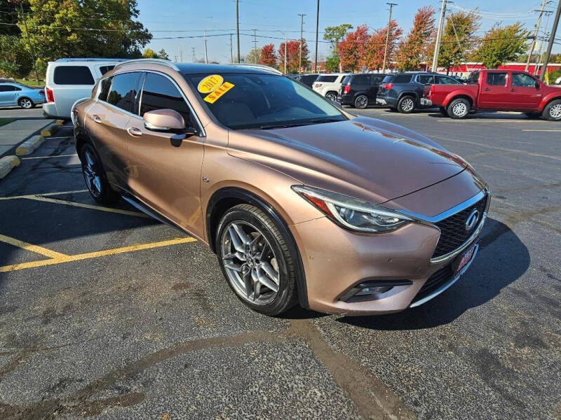 2017 INFINITI QX30 Premium photo 7