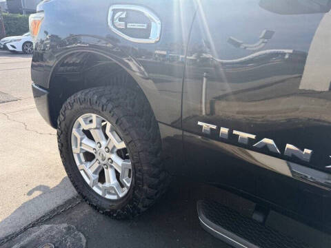 2016 Nissan Titan XD SL